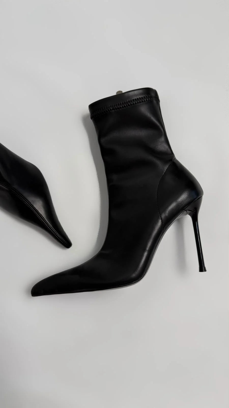 SELVÉRA Black Stretch Heeled Boots