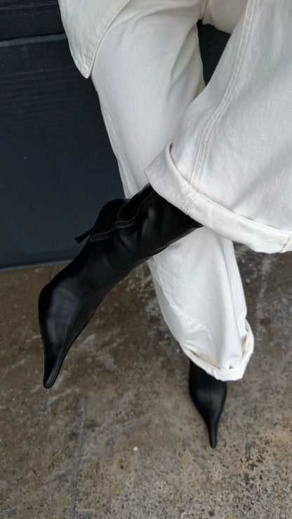 SELVÉRA Black Stretch Heeled Boots