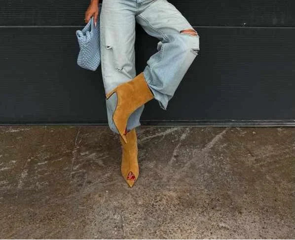 SOLÉVIA Mustard Suede Heeled Ankle Boots