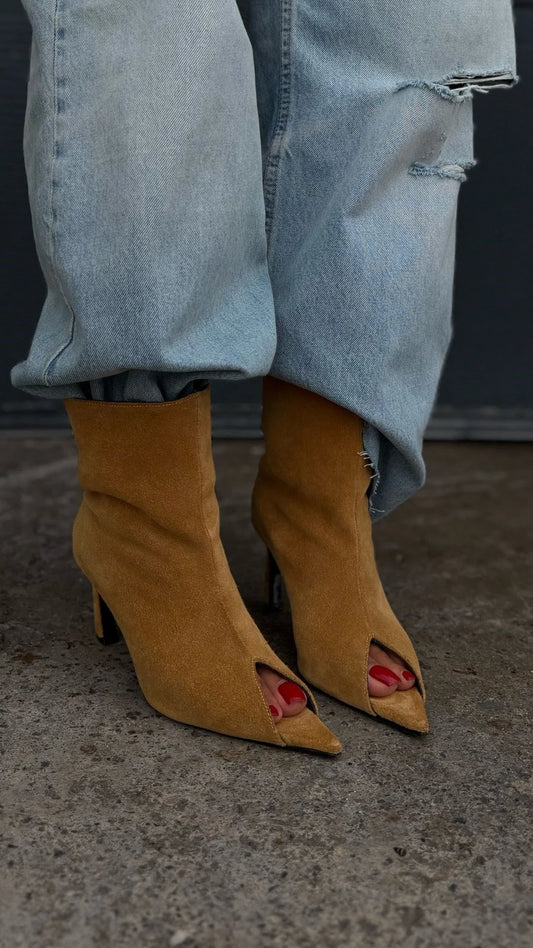 SOLÉVIA Mustard Suede Heeled Ankle Boots