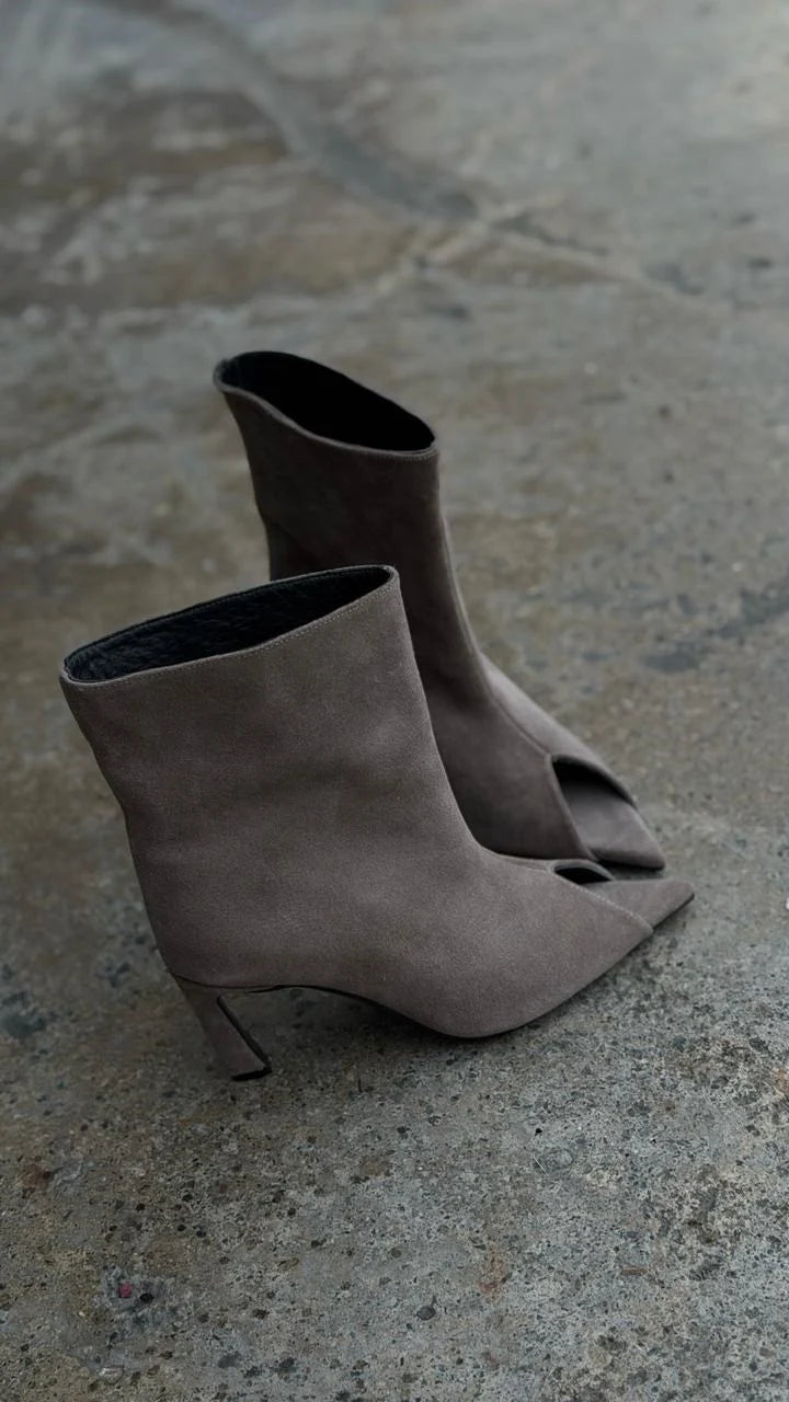 LAVÉRIA Taupe Suede Heeled Ankle Boots