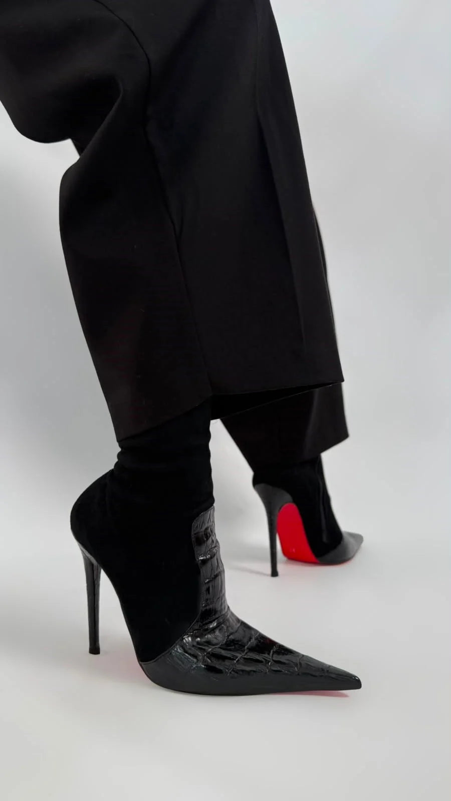 ELVÉNIA Black Stretch Heeled Boots