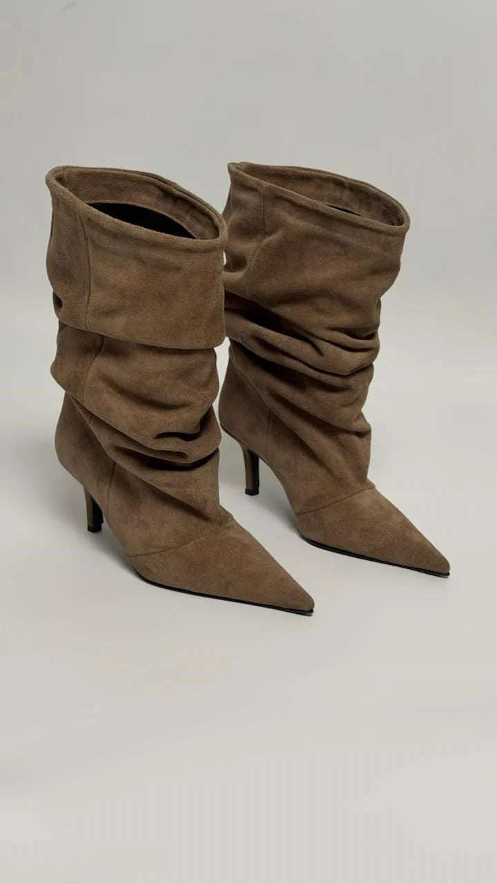 Bottines à talons en daim taupe CALVÉRIA