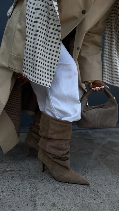 Bottines à talons en daim taupe CALVÉRIA