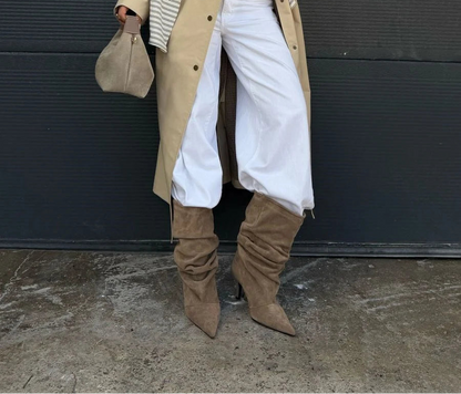Bottines à talons en daim taupe CALVÉRIA