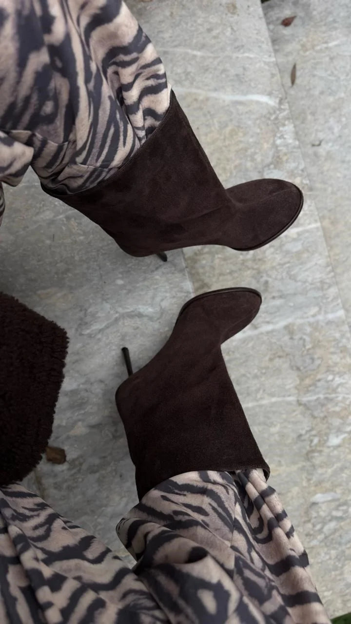 SAVÉRIN Brown Suede Heeled Ankle Boots